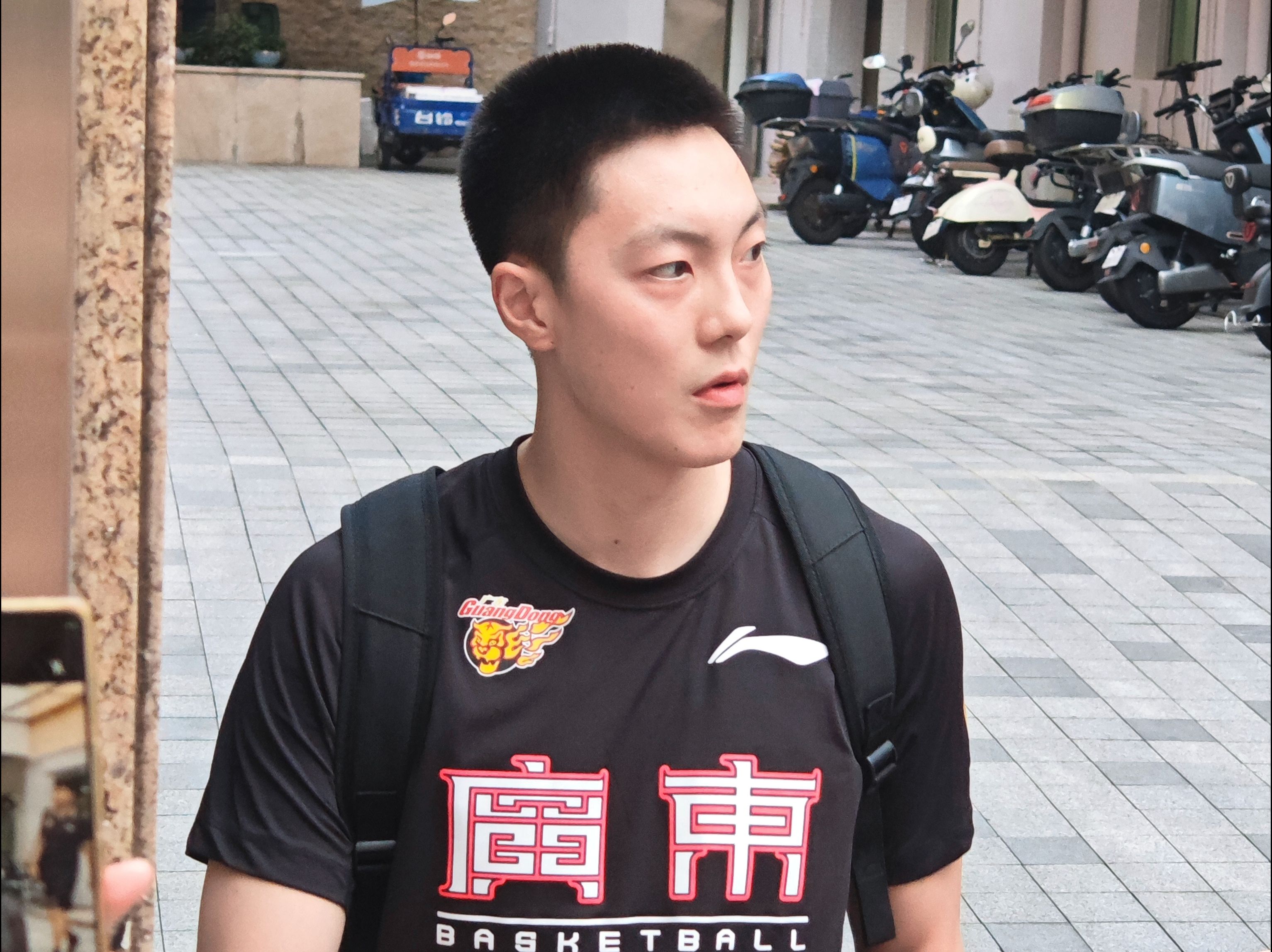 景博JBO体育平台-包含广东宏远队力争夺冠，壮志凌云再战球场的词条
