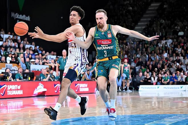 包含在NBA场均9.8+3.2！江南的城：前勇士前锋帕斯卡尔正接触NBL球队的词条