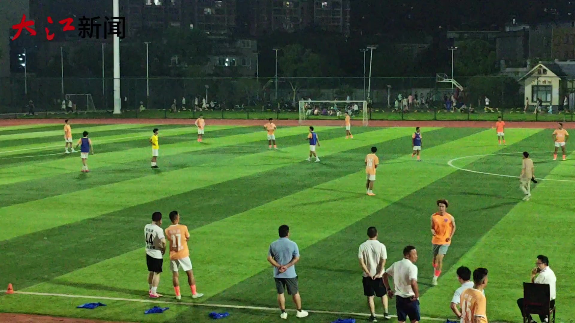球队备战决赛，目标冲击年度冠军